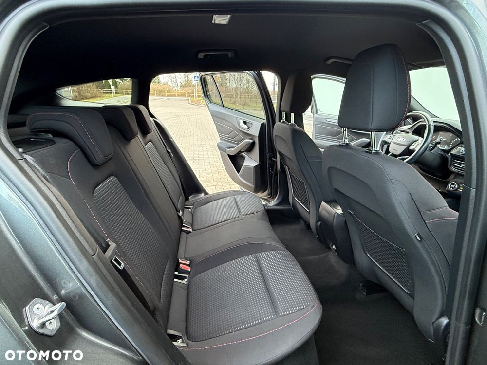 Ford Focus 1.5 EcoBlue Start-Stopp-System ST-LINE STYLE - 24
