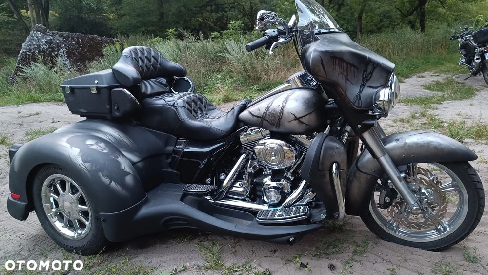 Harley-Davidson FLHTCU Ultra - 2