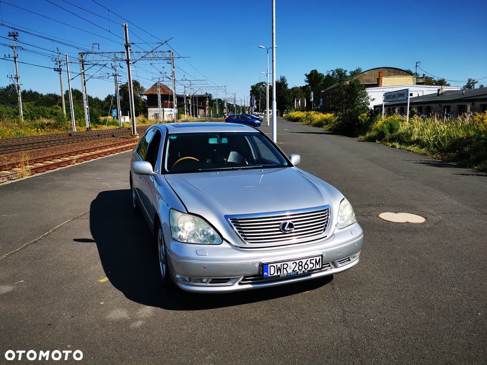 Lexus LS, 2004