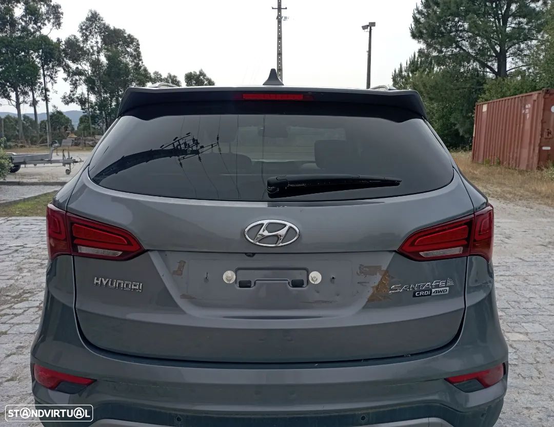 Tampa Mala Hyundai Santa Fé 2015 - 1
