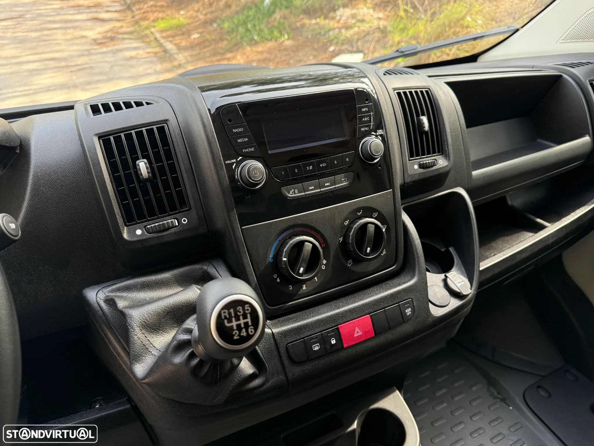Citroën Jumper 2.2 BlueHDi 35 L2 CD - 17