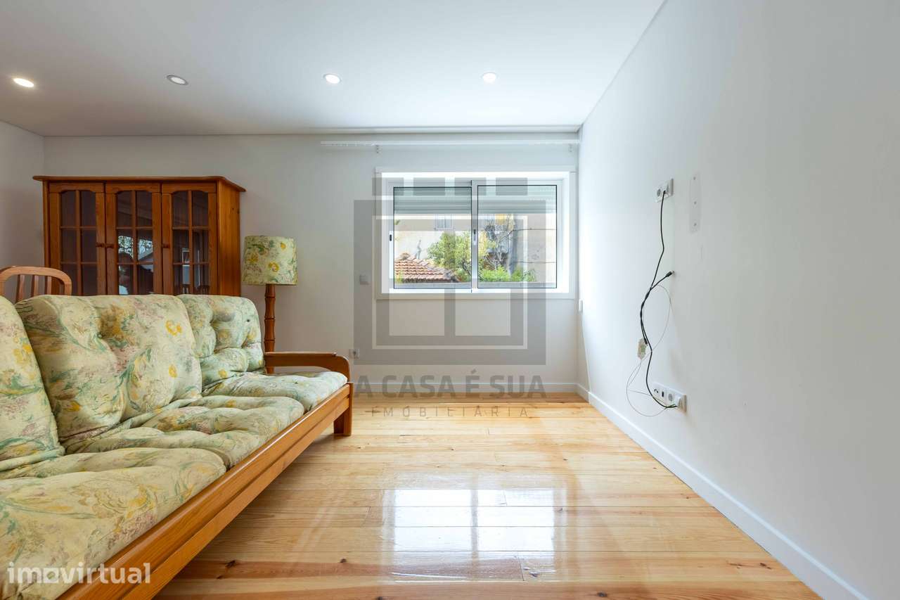 Andar de Moradia T2 remodelado no centro de Espinho - Grande imagem: 4/27