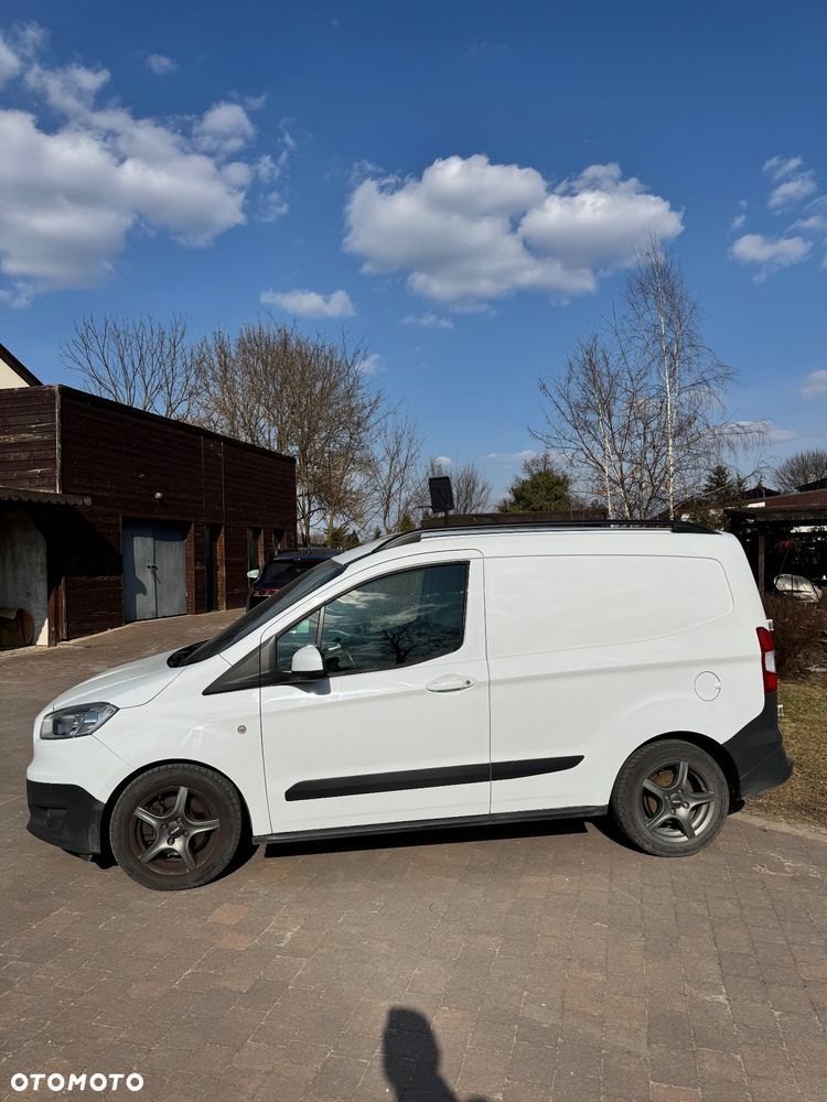 Ford Transit Courier - 2