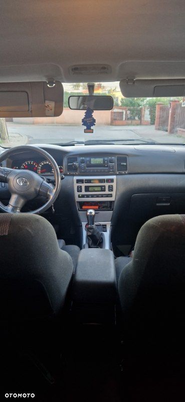 Toyota Corolla - 2
