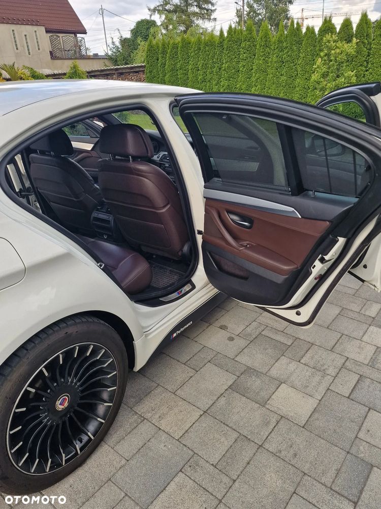 BMW Seria 5 530d xDrive - 27