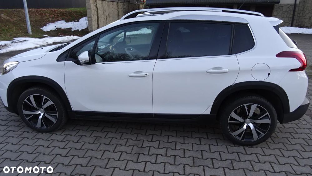 Peugeot 2008 1.2 Pure Tech GPF Allure S&S EAT6 - 9
