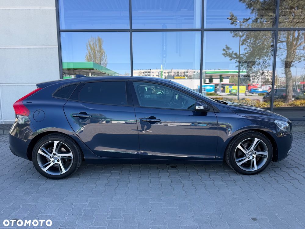 Volvo V40 T3 Momentum - 10