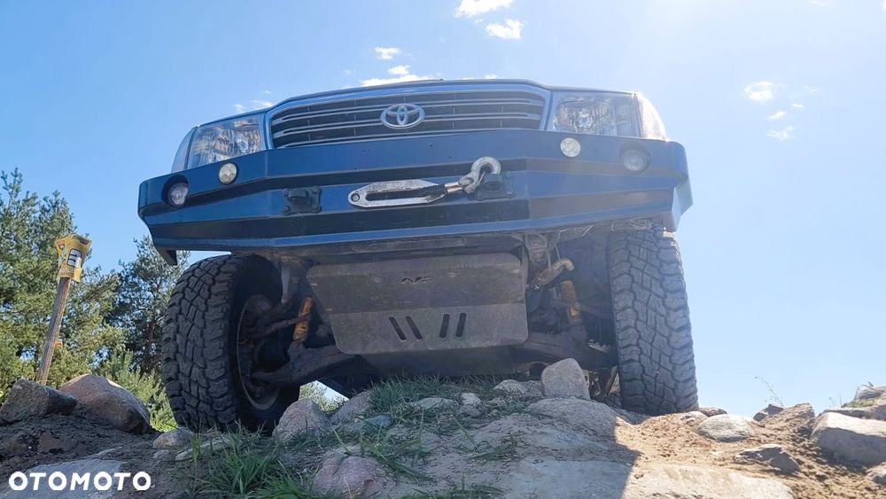 Toyota Land Cruiser 4.7 V8 - 8