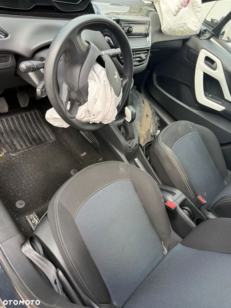 Volkswagen Caddy - 7