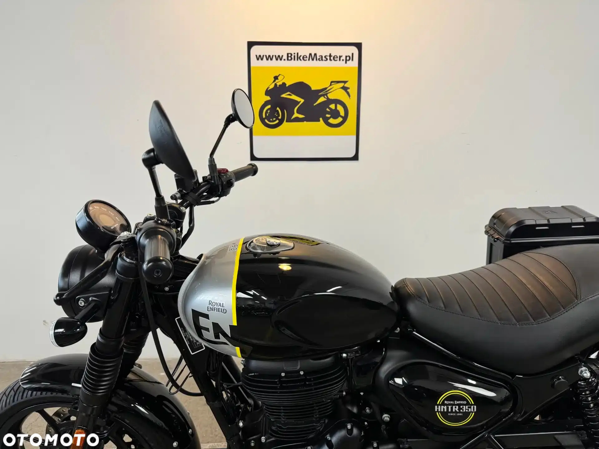 Royal Enfield HNTR - 20