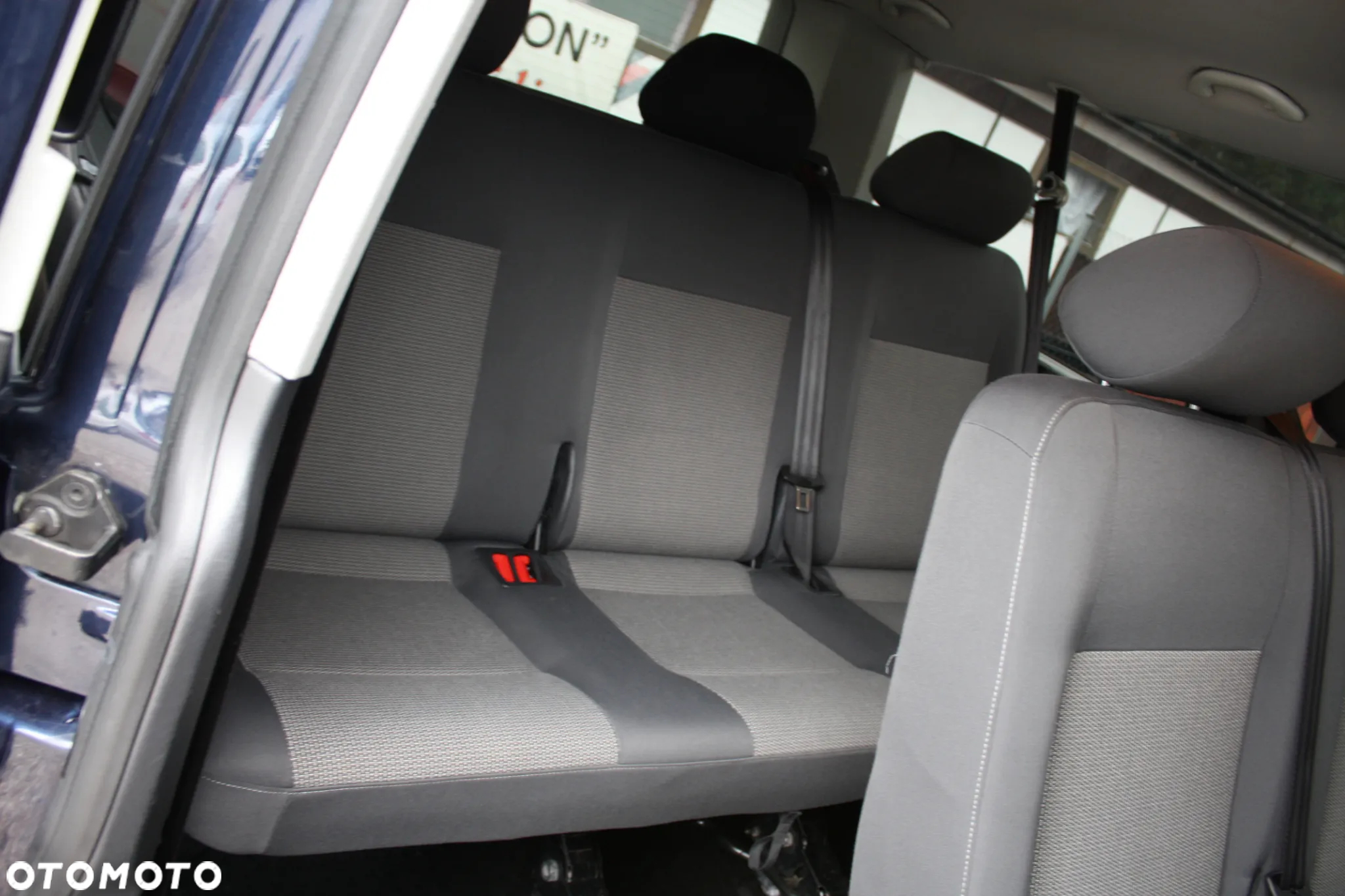 Volkswagen Caravelle - 28