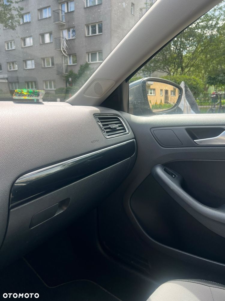 Volkswagen Jetta - 19