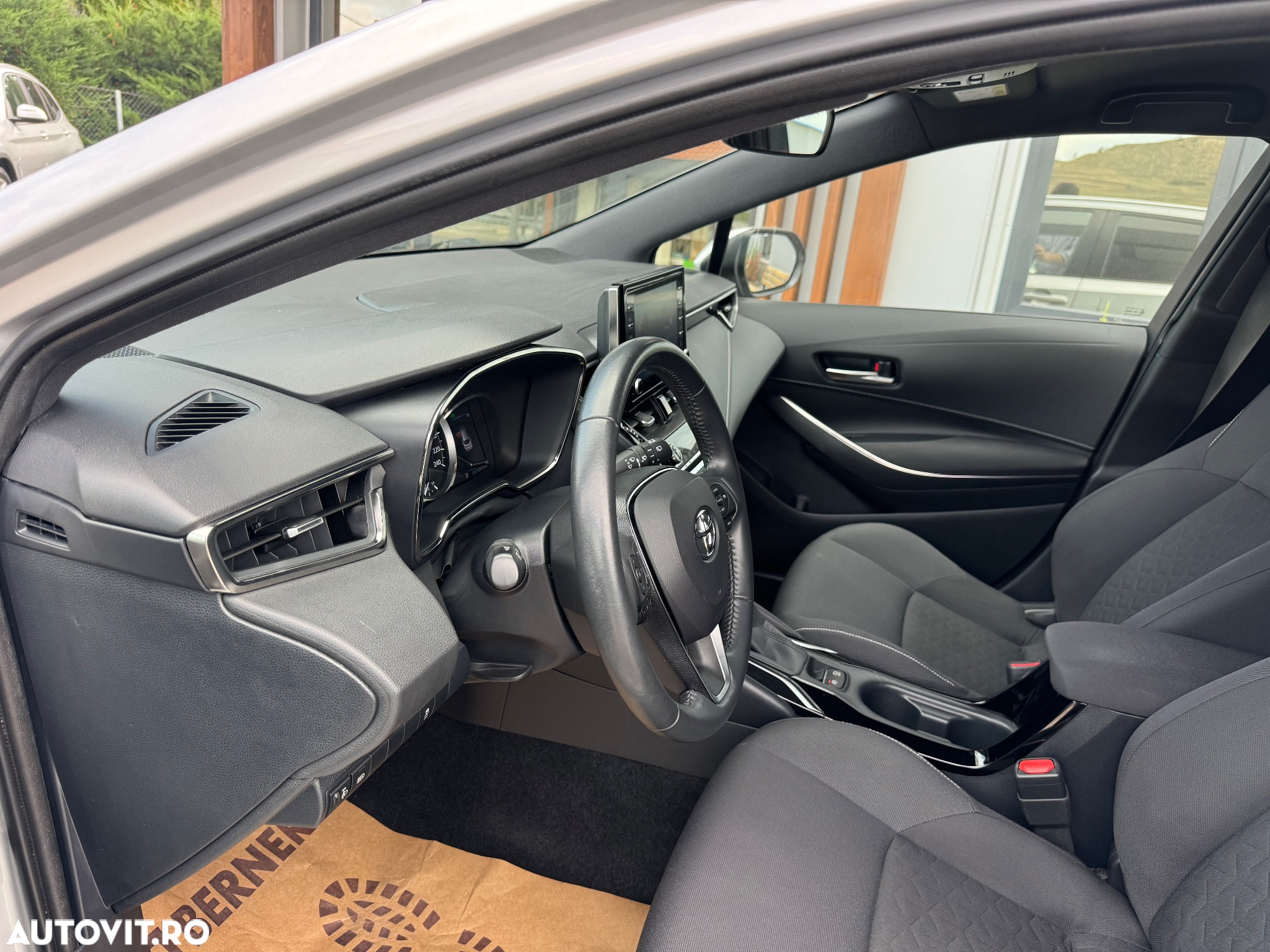 Toyota Corolla 1.8 HSD Dynamic - 11