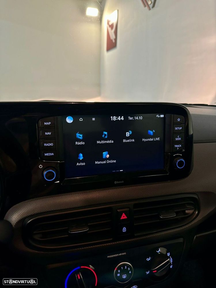 Hyundai i10 1.0 Comfort AMT - 23