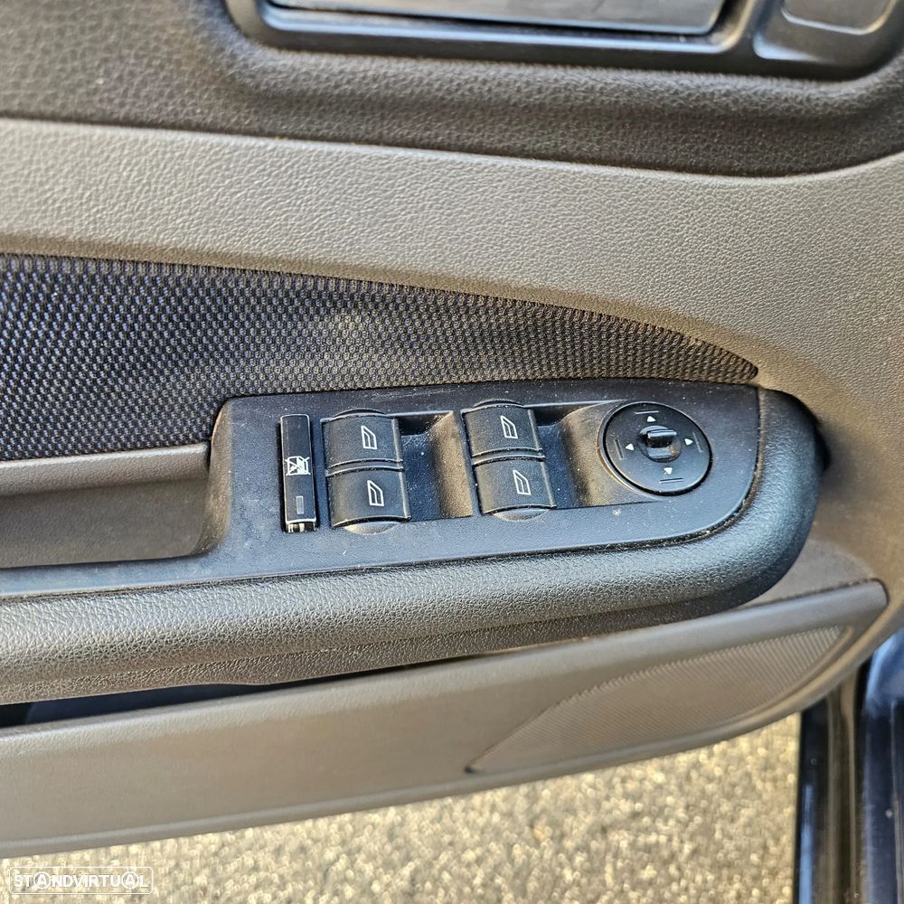 Ford Focus 1.6 TDCi Connection - 10
