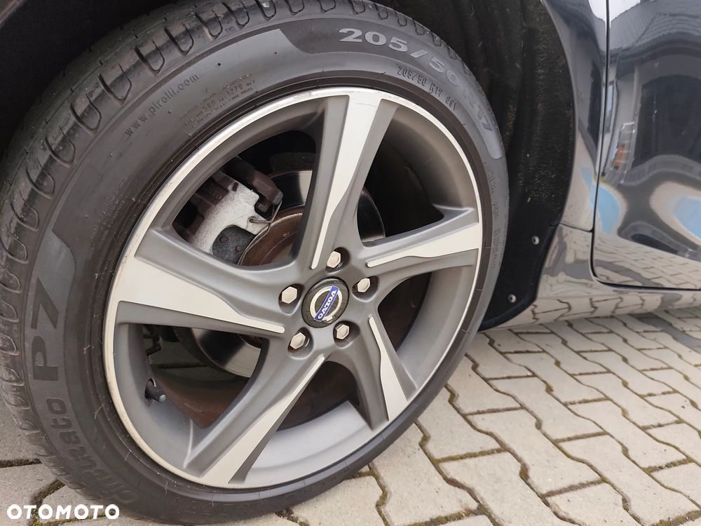Volvo V40 D2 R Design - 14