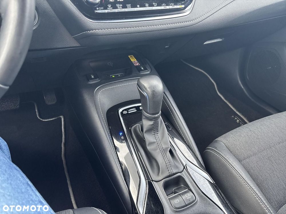 Toyota Corolla 2.0 Hybrid Style - 20