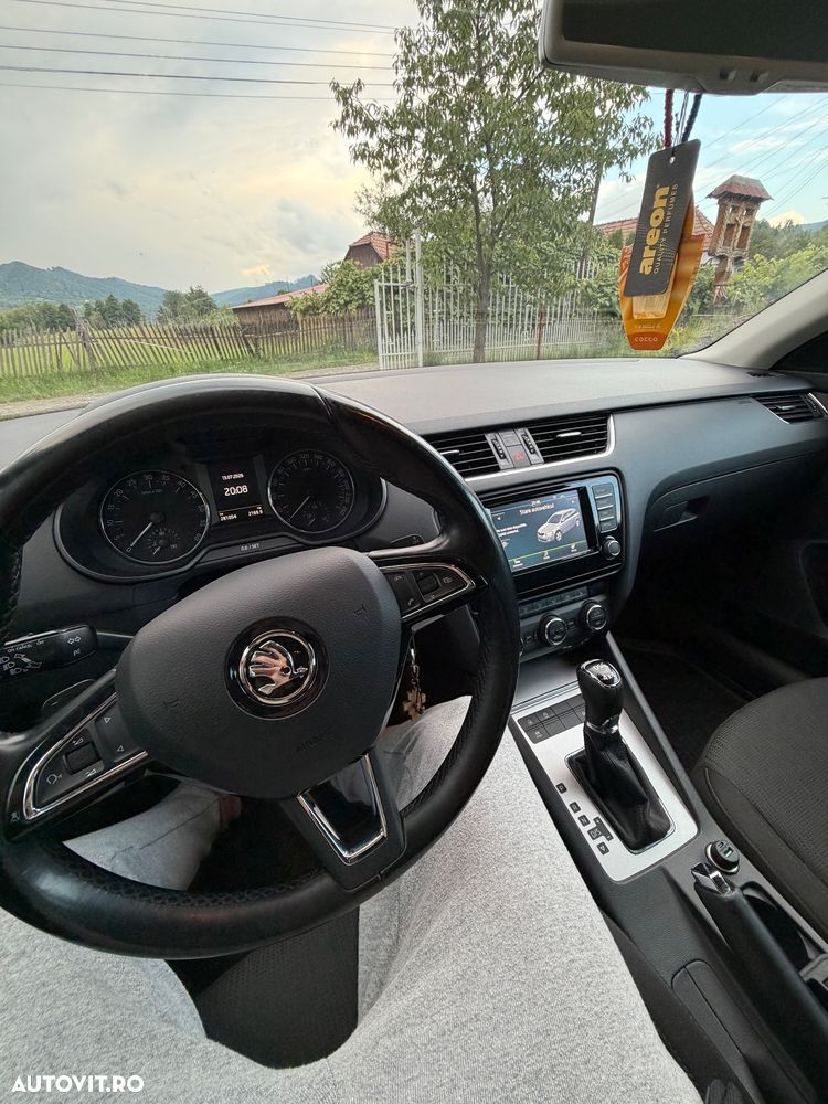 Skoda Octavia 2.0 TDI DSG 4X4 Style - 24