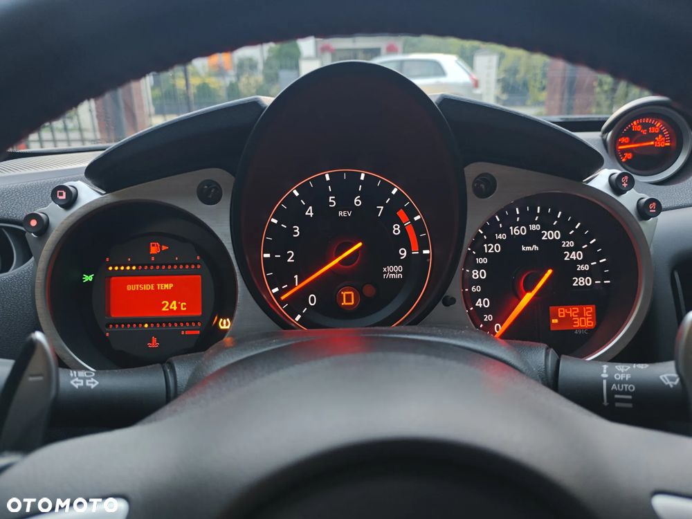 Nissan 370 Z - 32