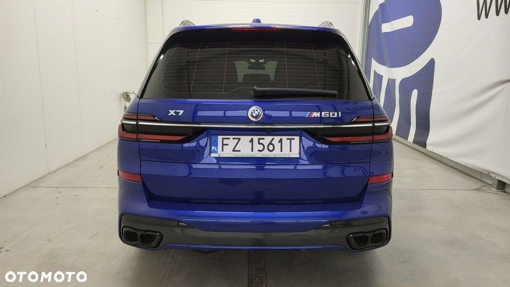 BMW X7 - 7
