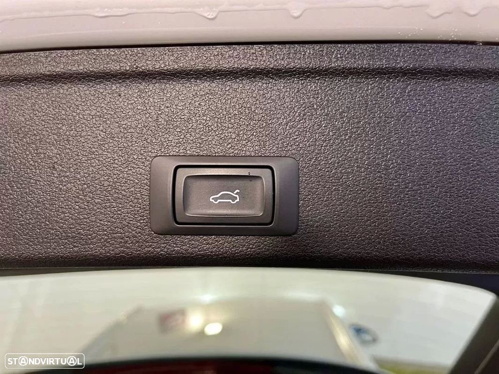 Audi A4 Avant 30 TDI S tronic — fotografia 33