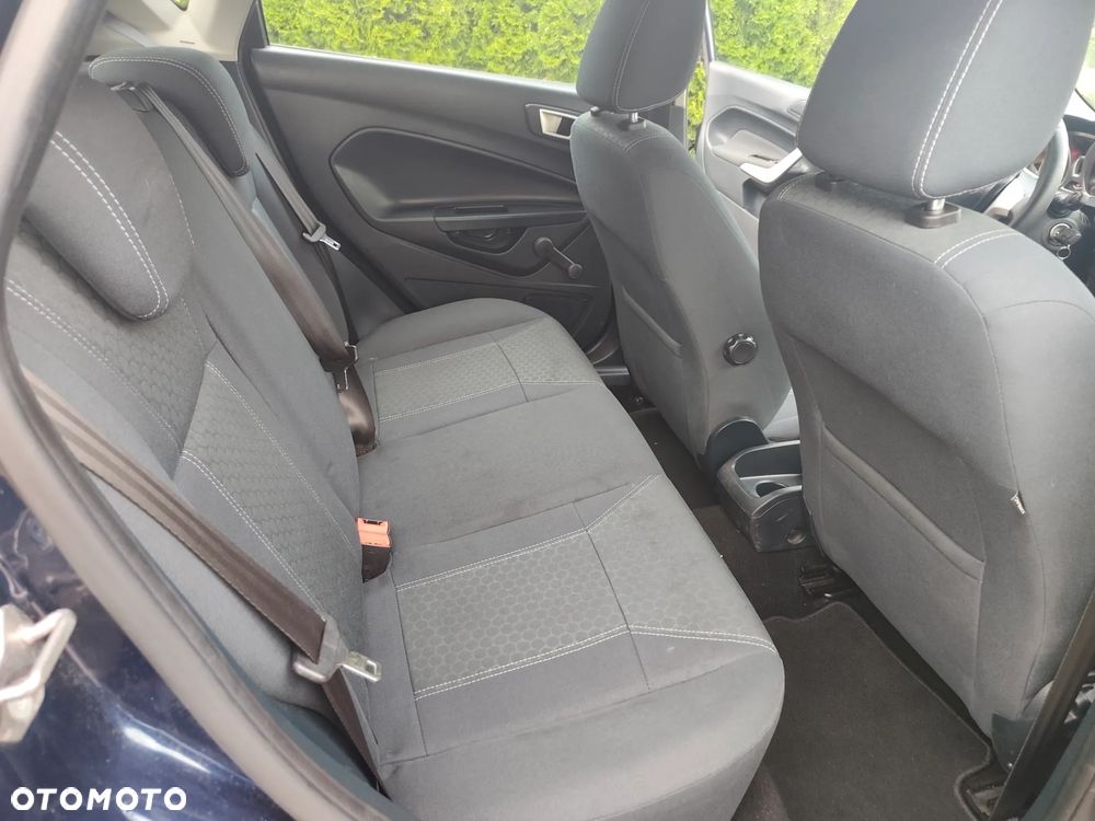 Ford Fiesta 1.6 TDCi DPF Titanium - 16