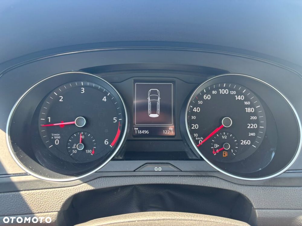 Volkswagen Passat Variant 1.6 TDI SCR DSG Trendline - 5