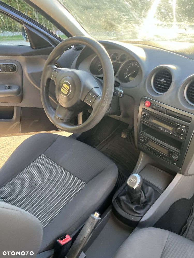 Seat Ibiza SC 1.4 16V Sport - 4