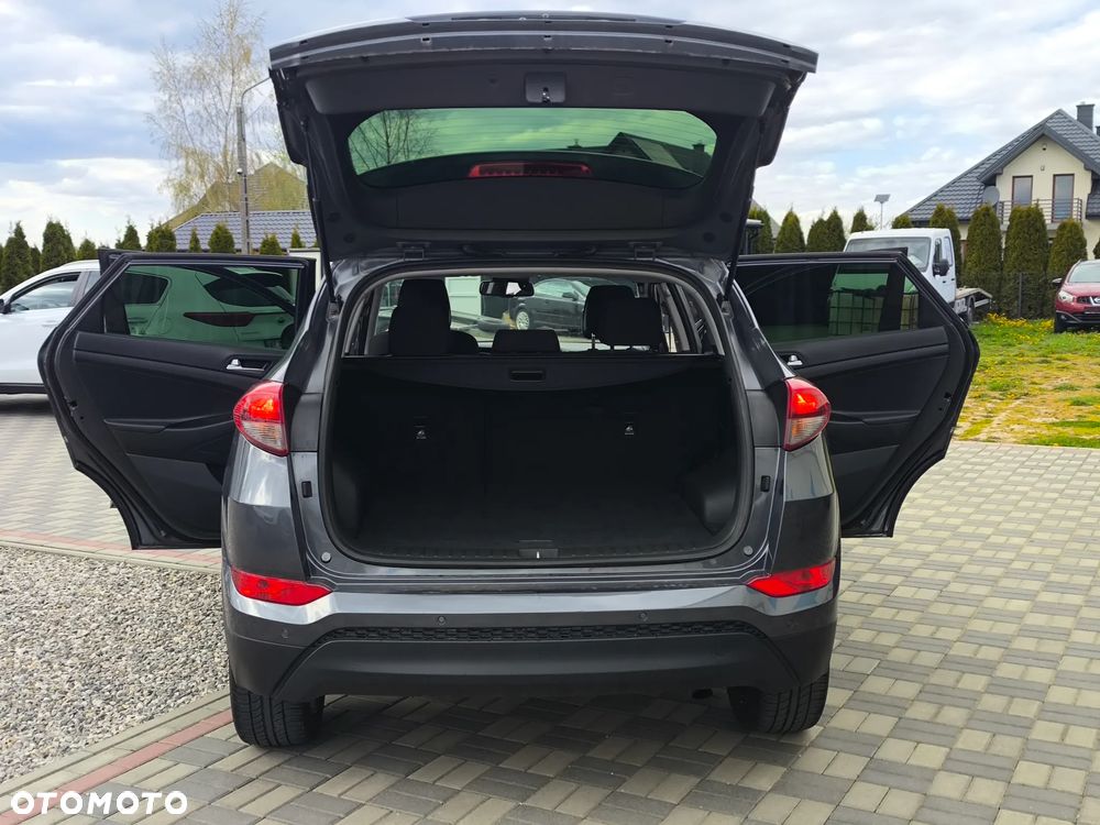Hyundai Tucson 1.7 CRDI BlueDrive Style 2WD - 18