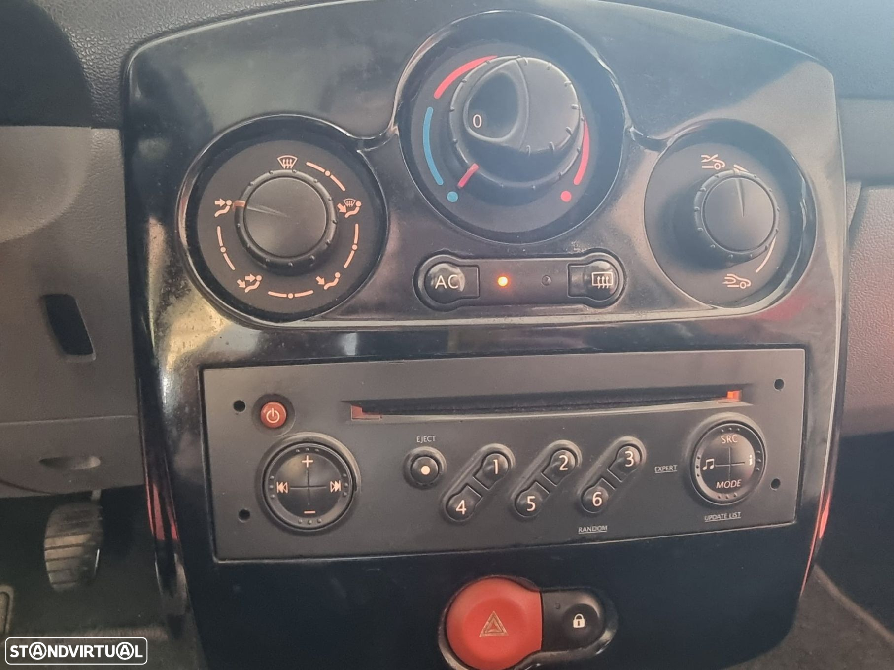 Renault Clio 1.2 16V Confort - 14