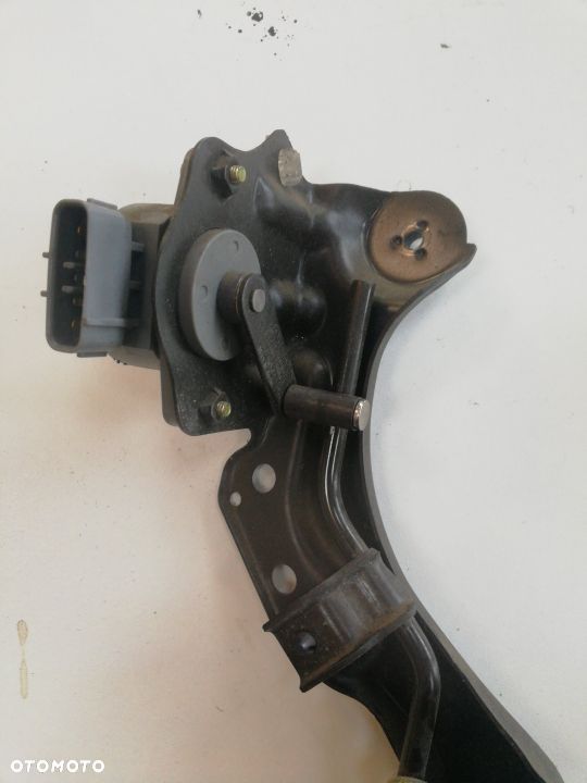 AVENSIS T22 2,0 TD PEDAŁ GAZU POTENCJOMETR - 4