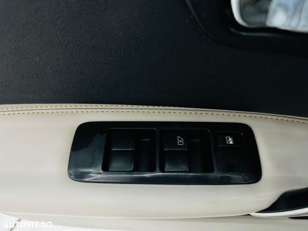 Nissan Qashqai 1.6 DCI N-Connecta - 12