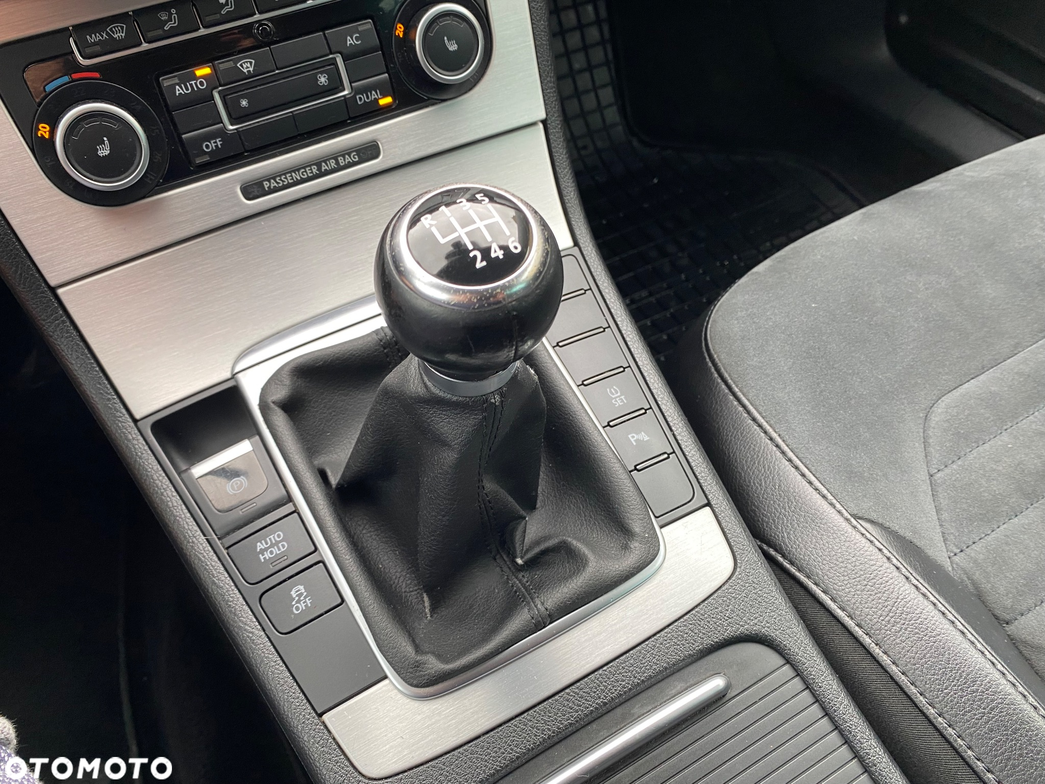 Volkswagen Passat Variant 1.8 TSI Highline - 14