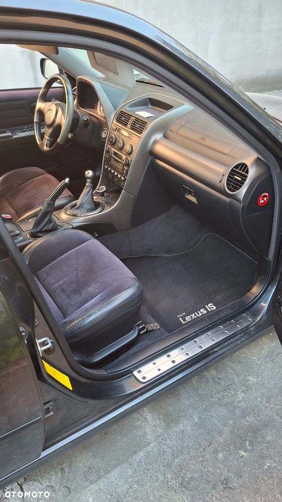 Lexus IS 200 Classic - 13
