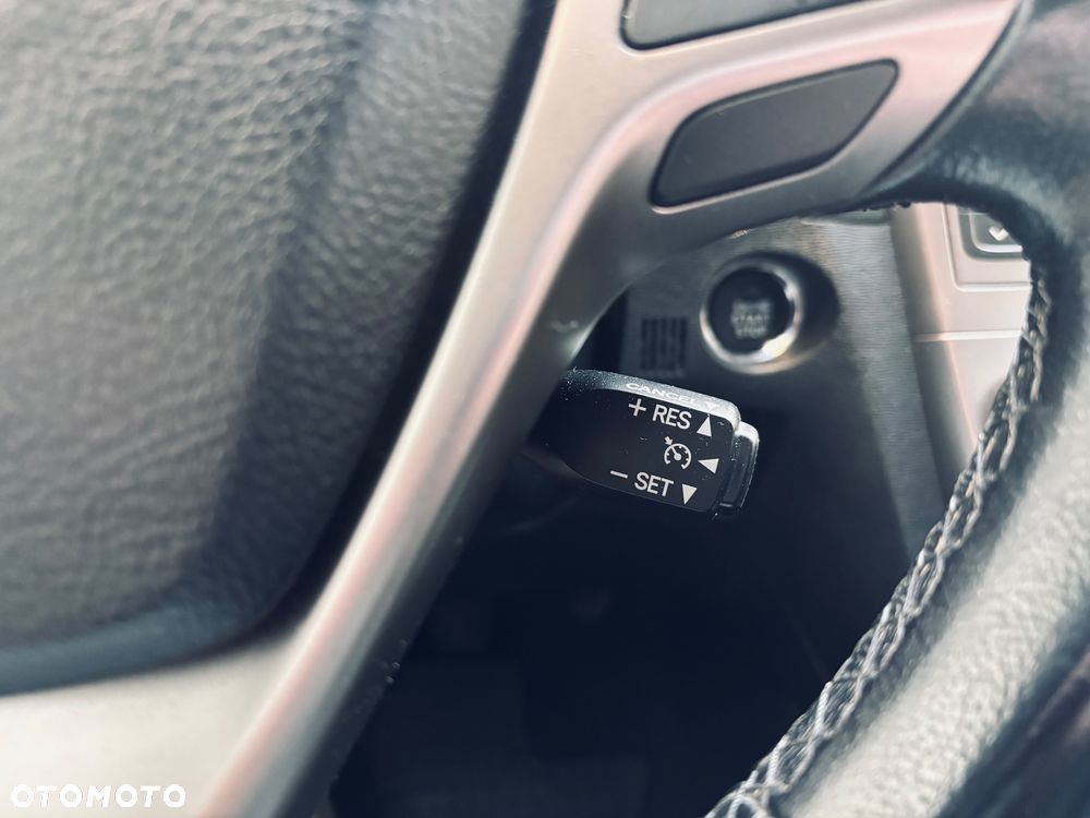 Toyota Avensis 1.8 Sol NAVI - 26