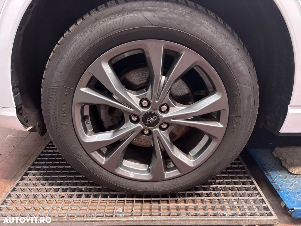 Ford Kuga 2.5 Duratec PHEV ST-LINE - 10