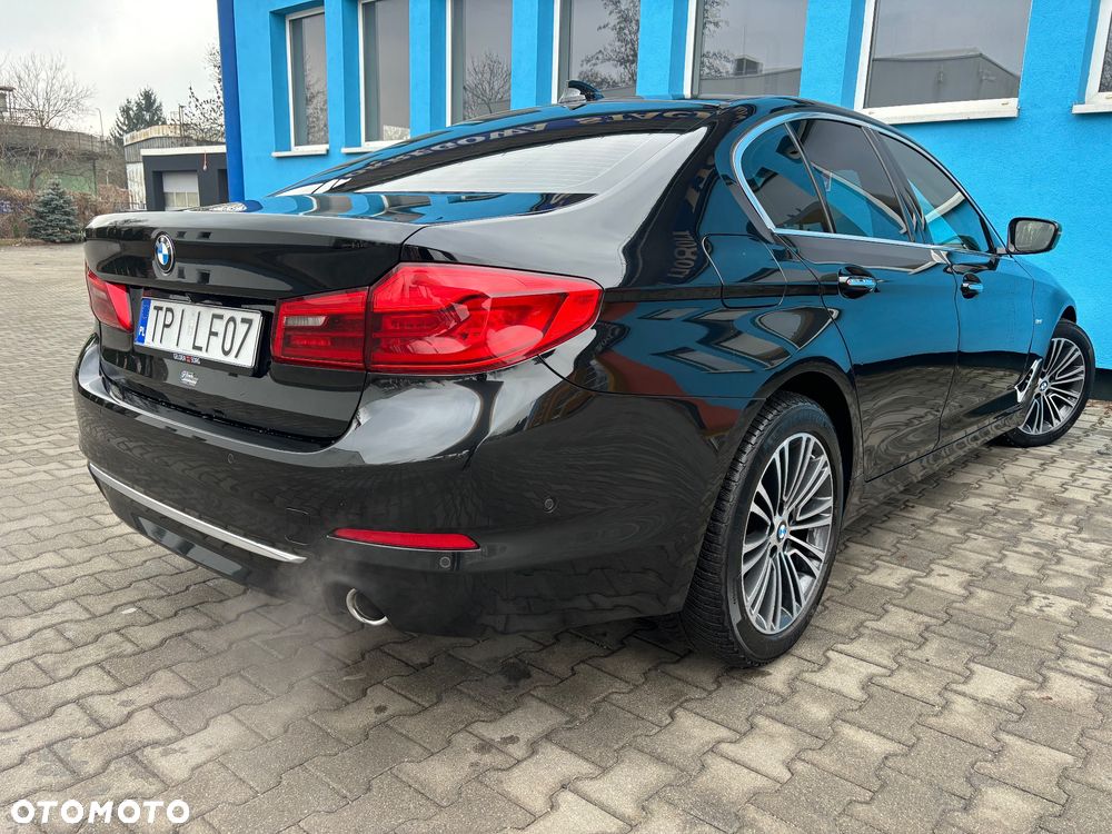 BMW Seria 5 520d xDrive Luxury Line sport - 9