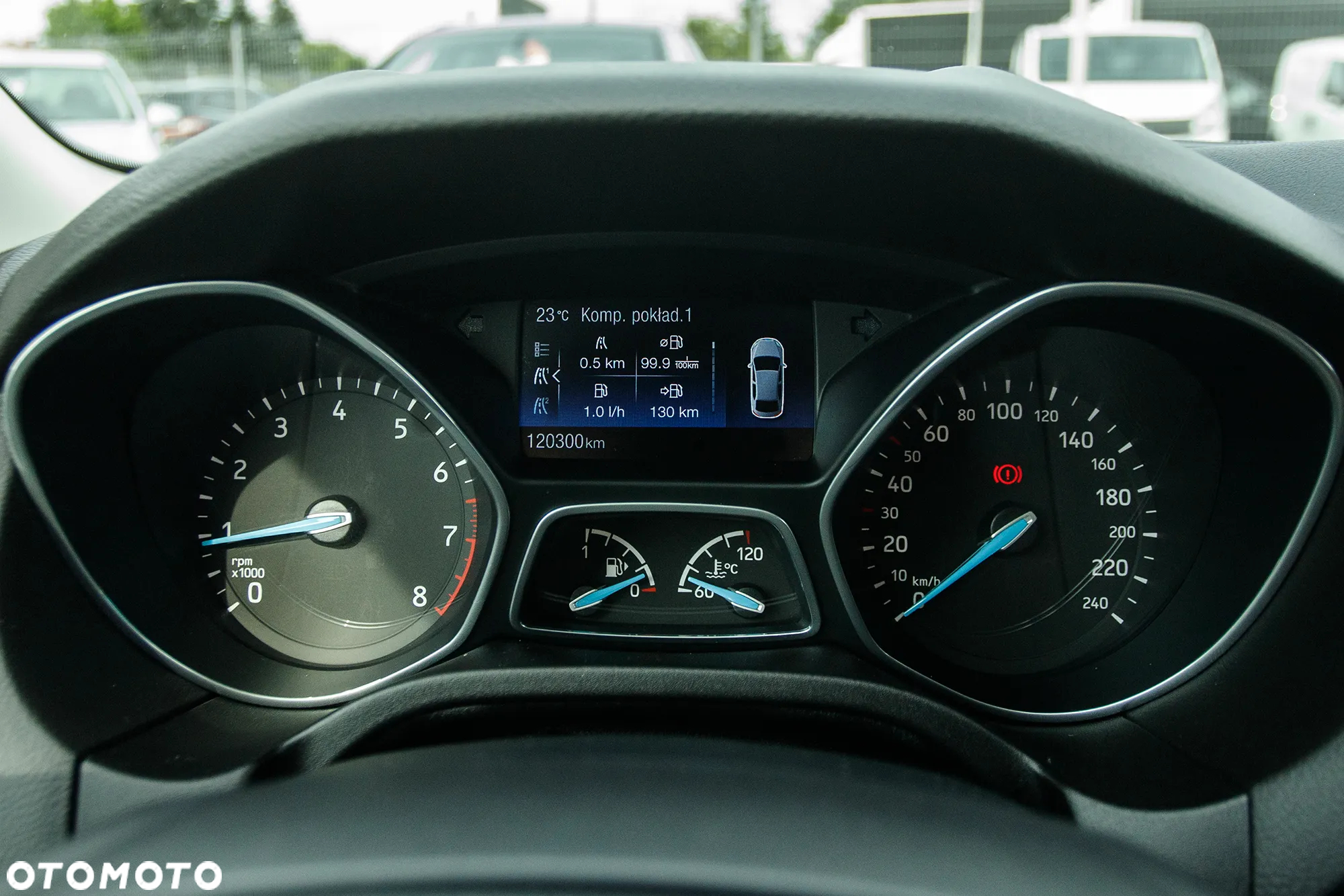 Ford Focus 1.0 EcoBoost Titanium X - 32
