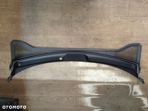 PODSZYBIE AUDI Q3 LIFT 83B819403A