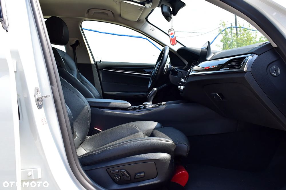 BMW Seria 5 520d xDrive Sport Line sport - 8