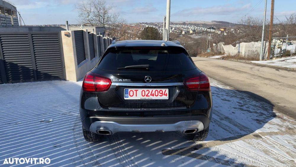 Mercedes-Benz GLA 180 7G-DCT StreetStyle - 5