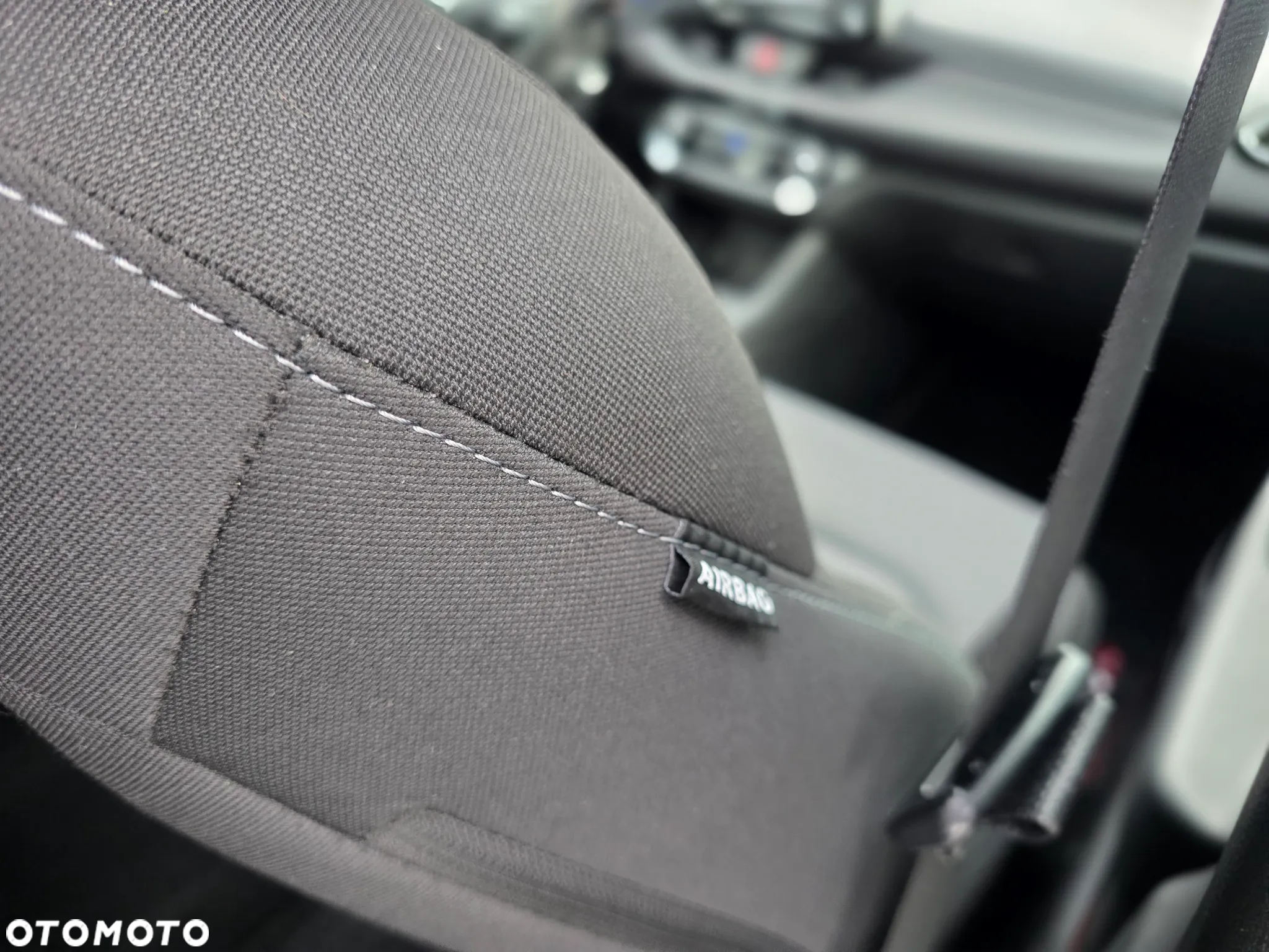 Hyundai i30 1.6 D Comfort - 32