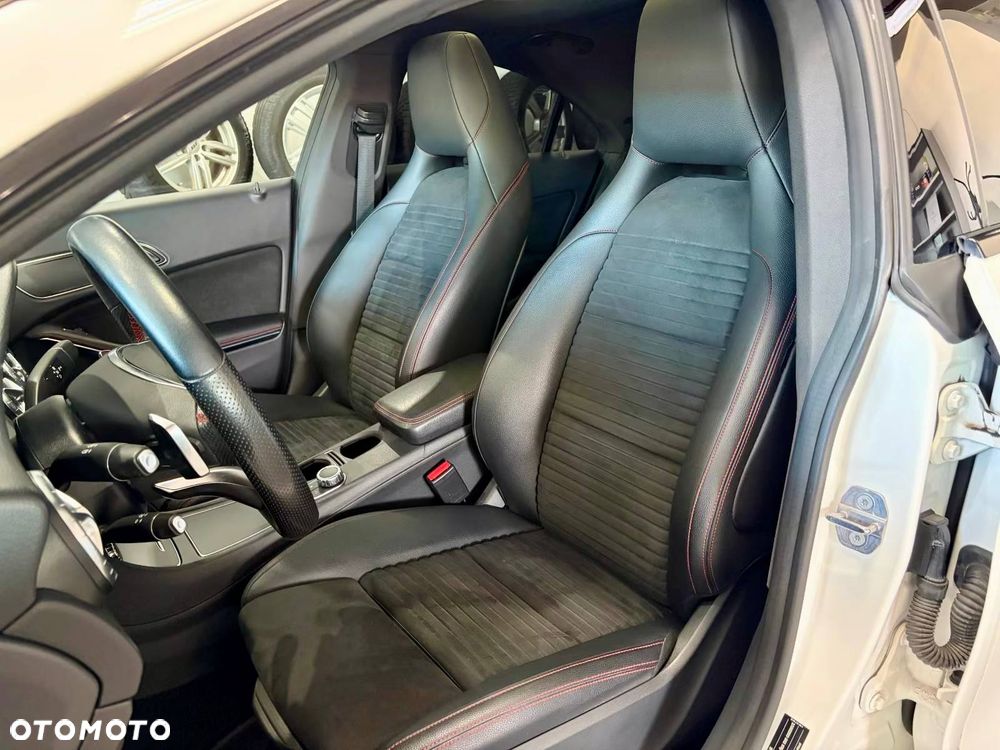 Mercedes-Benz CLA 220 4-Matic AMG Line - 18