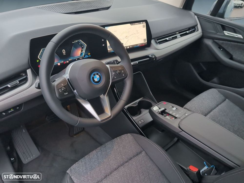 BMW 225xe Active Tourer - 13