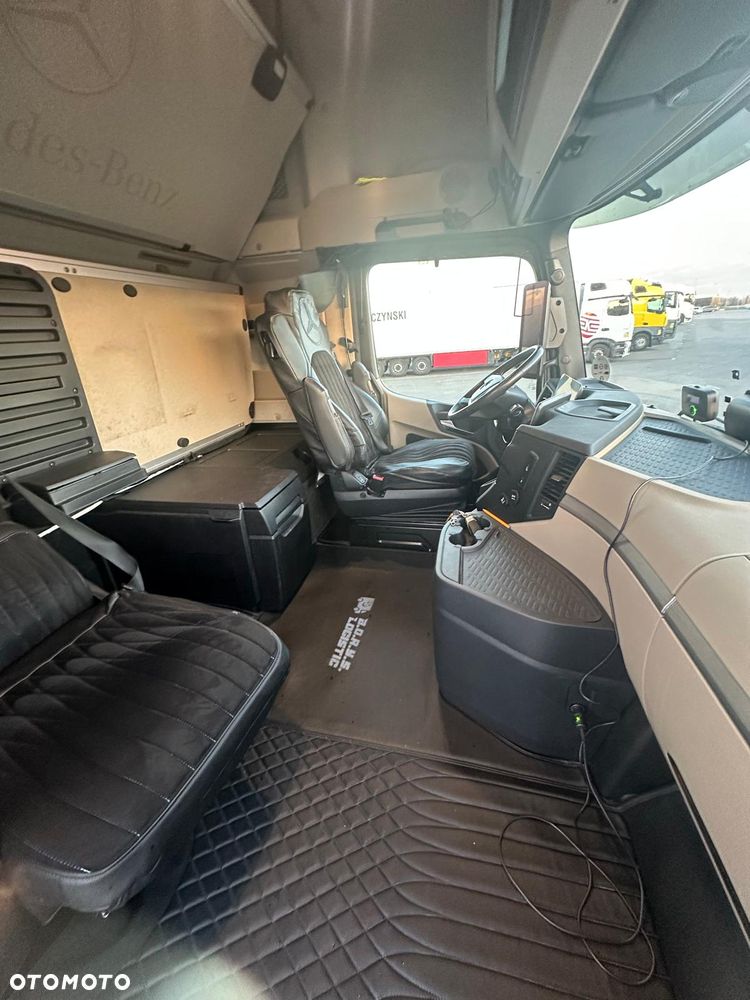 Mercedes-Benz ACTROS 1848 GIGA SPACE Salonka - 8