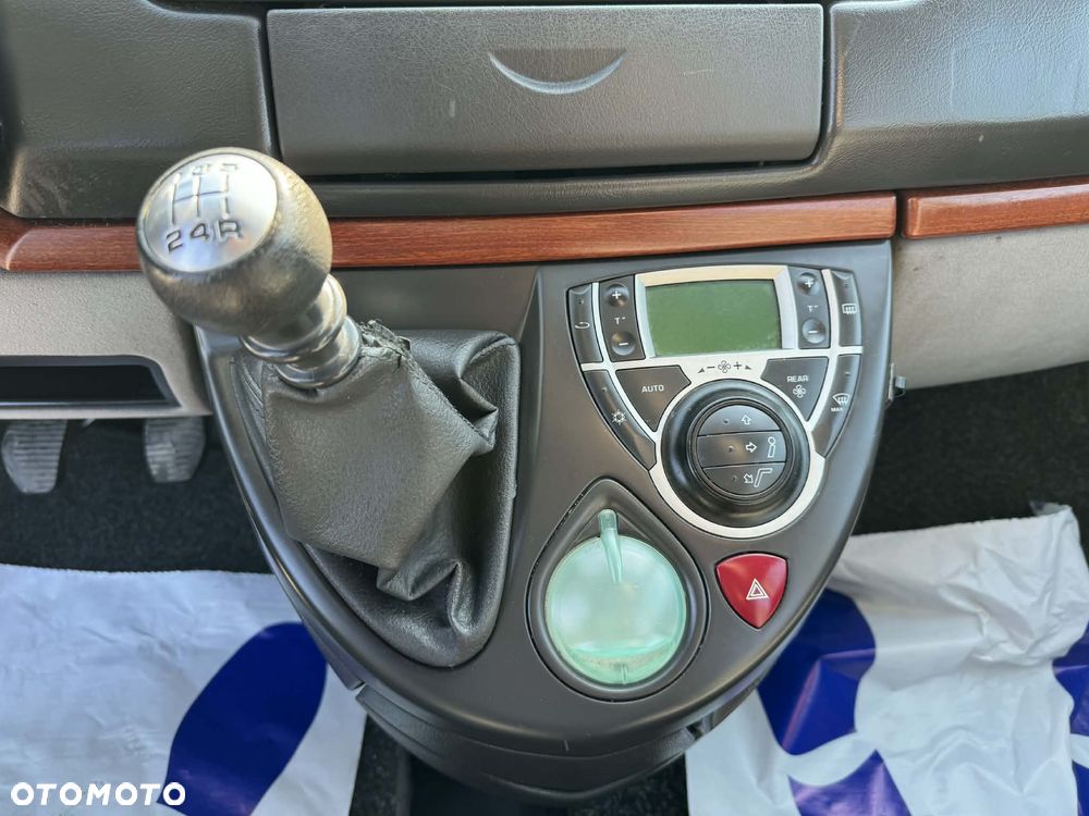 Citroën C8 2.0 Control+ - 22