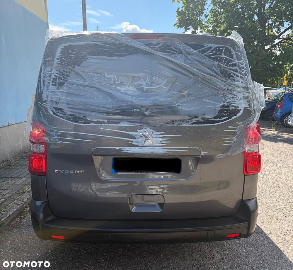 Peugeot Traveller - 8