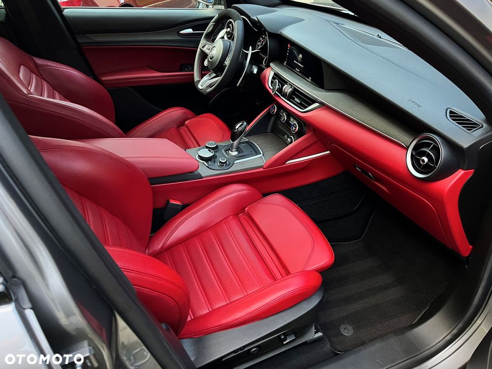 Alfa Romeo Stelvio 2.0 Turbo TI Q4 - 10