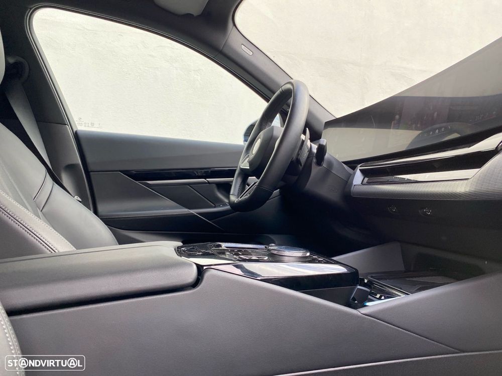 BMW 520 d Pack Desportivo M - 14