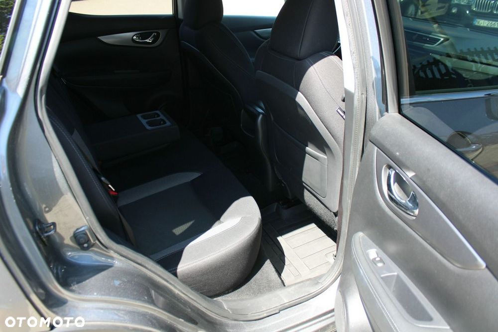 Nissan Qashqai 1.3 DIG-T N-Connecta EU6d - 32